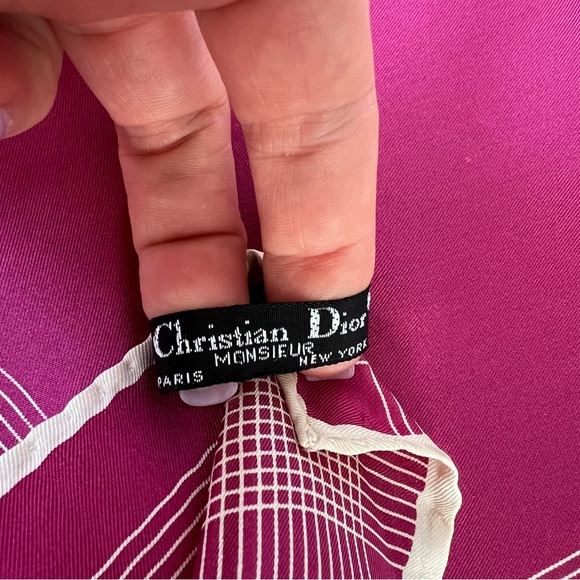 Christian Dior 100% Silk Hand Rolled Edges Pocket Square Handkerchief Raspberry - Picture 4 of 5